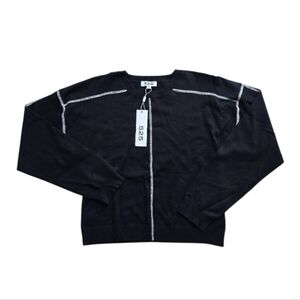 525 America With Contrasting Piping Detail